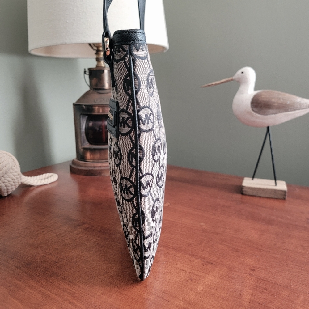 Michael Kors Signature Canvas Black Crossgrain Leather Jacquard Crossbody Bag - Picture 4 of 16